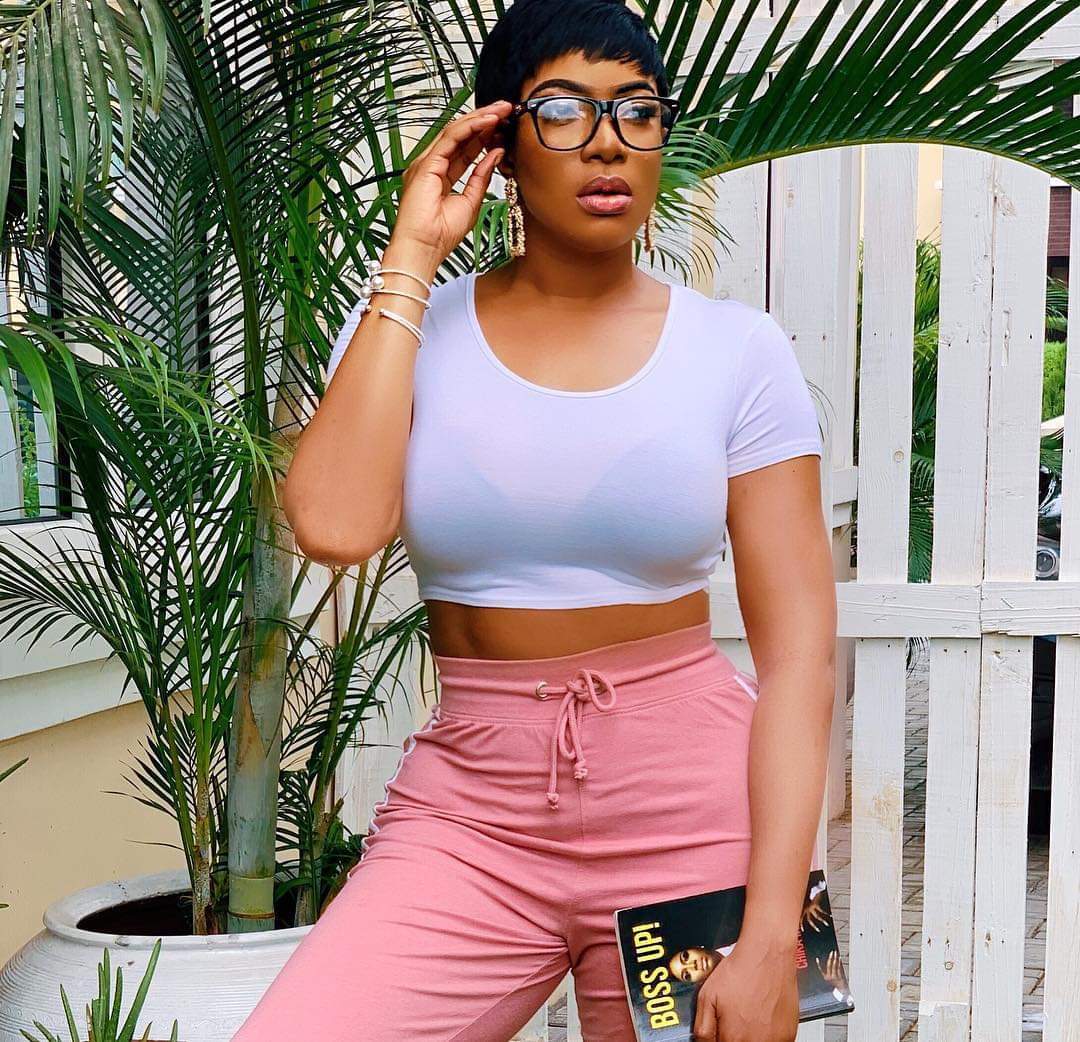 Chika Ike Shows Off Abs And Debuts New Hair (Photos)